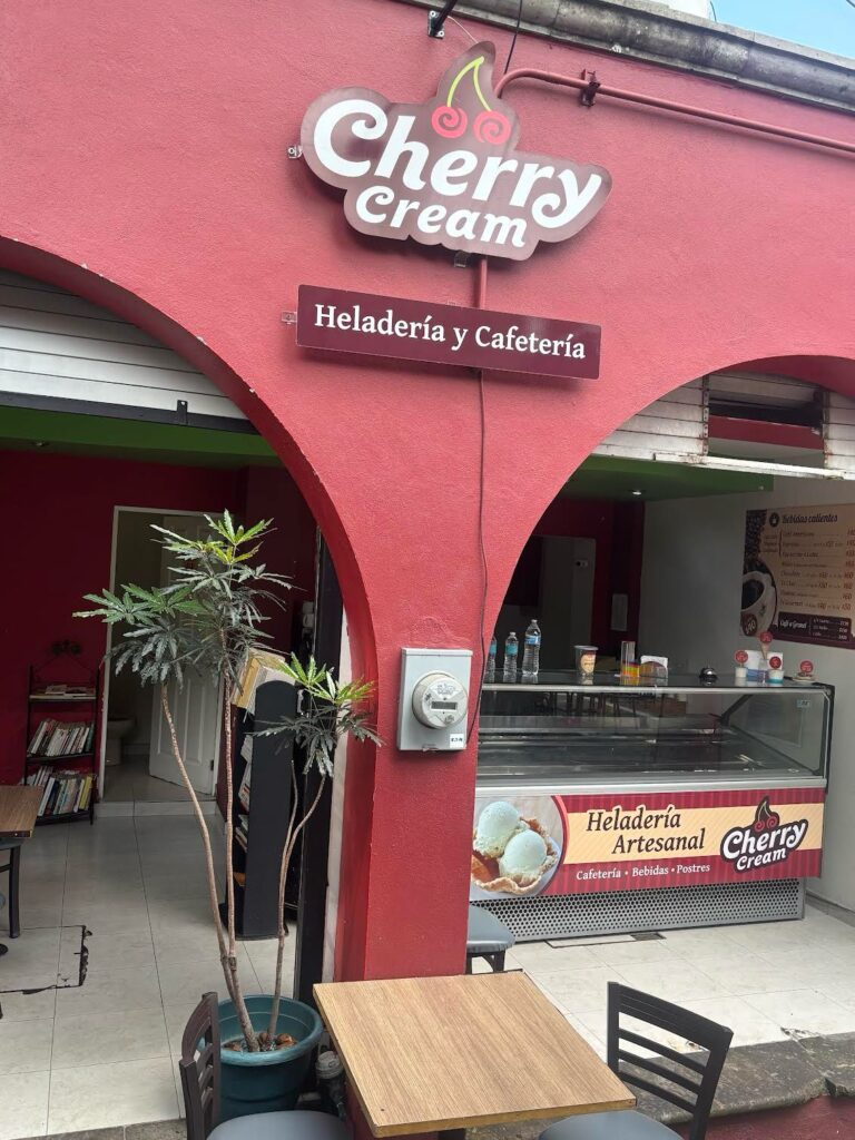 Banda Cherry Cream