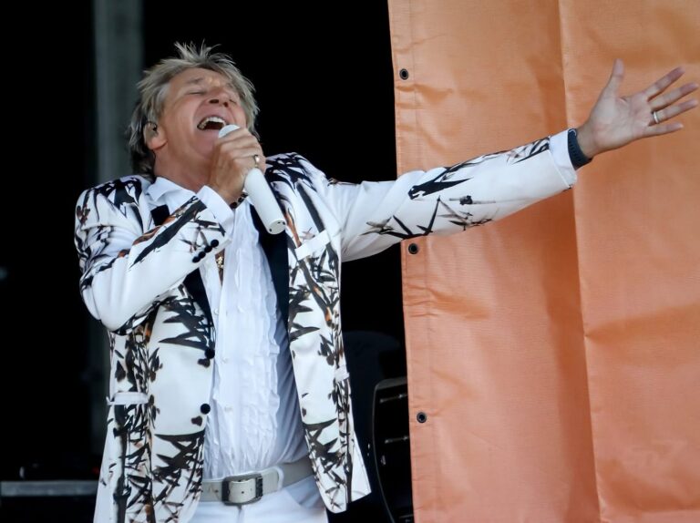 Rod Stewart cancela conciertos en México Rod Stewart