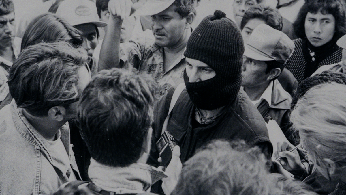 Diego Enrique Osorno presenta el documental del Ejército Zapatista